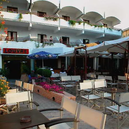 Louvre Hotel