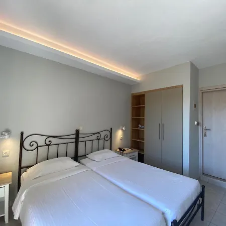 Hotel Louvre 3*