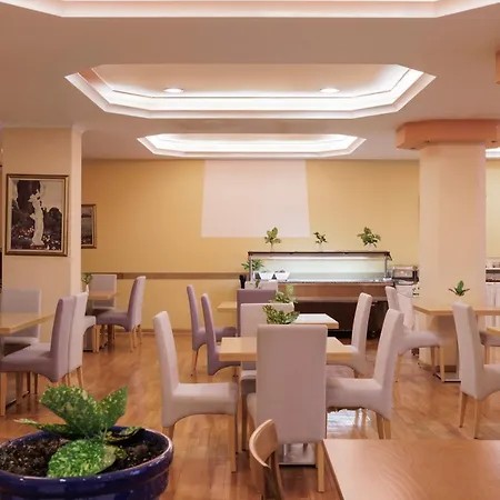 Louvre 3* ゴウヴィア