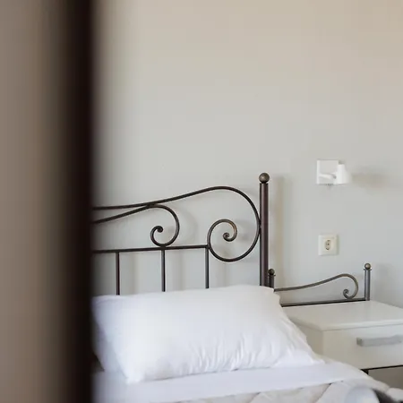 Louvre Hotel 3*