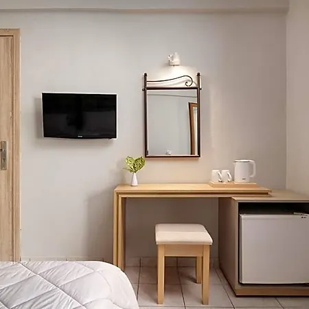 Louvre Hotel 3*