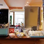 Louvre Hotel 3*