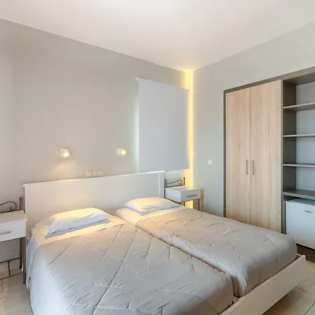 Louvre Hotel